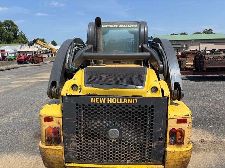 new-holland-l230-image-11