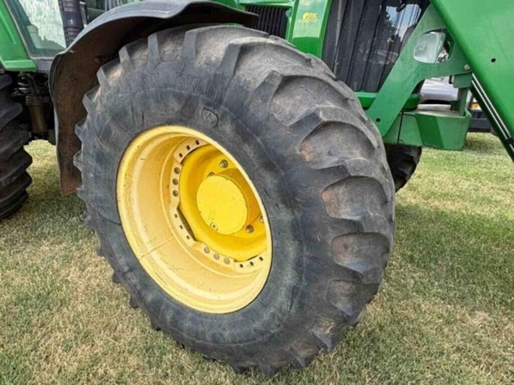 2013-john-deere-7330-image-10