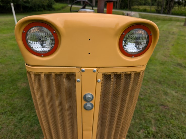 case-730-tractor-image-8