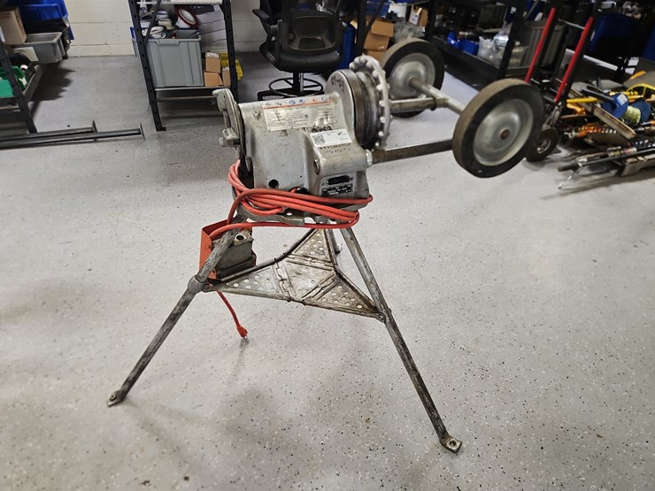 rigid-300-pipe-threader-image-1