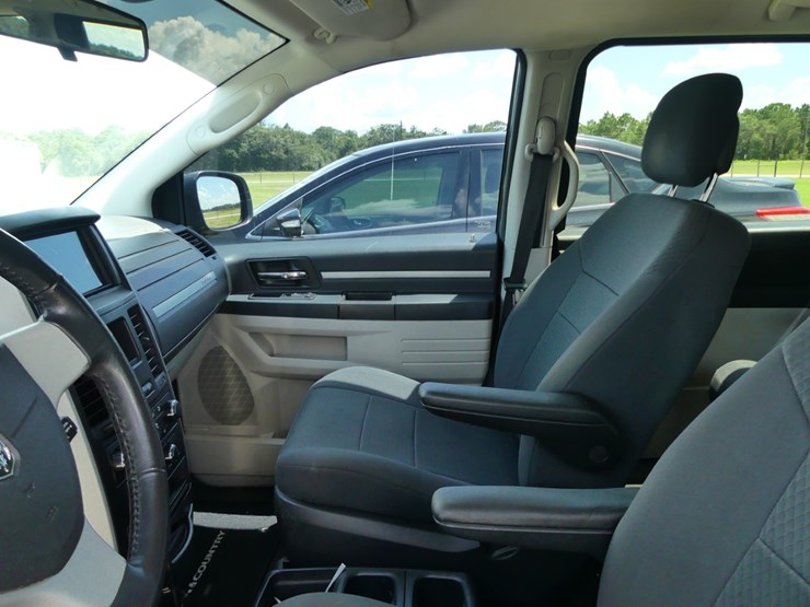 2010-dodge-grand-canyon-se-image-12