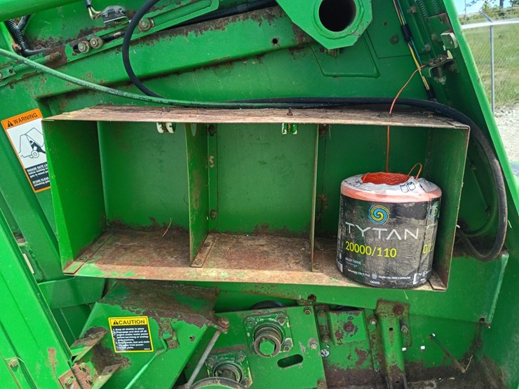 john-deere-335-image-30