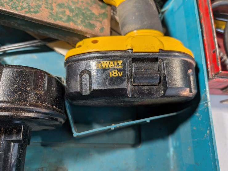 milwaukee-sawzall-and-dewalt-cordless-drill.-#231-image-6