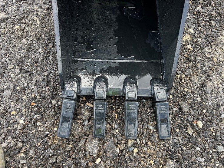 18”-quick-attach-excavator-bucket-for-kx80-image-8