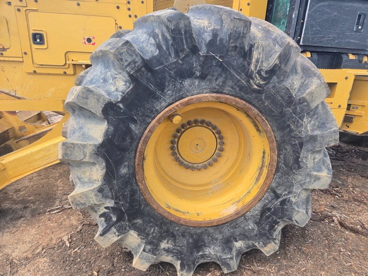 2015-caterpillar-525d-image-68