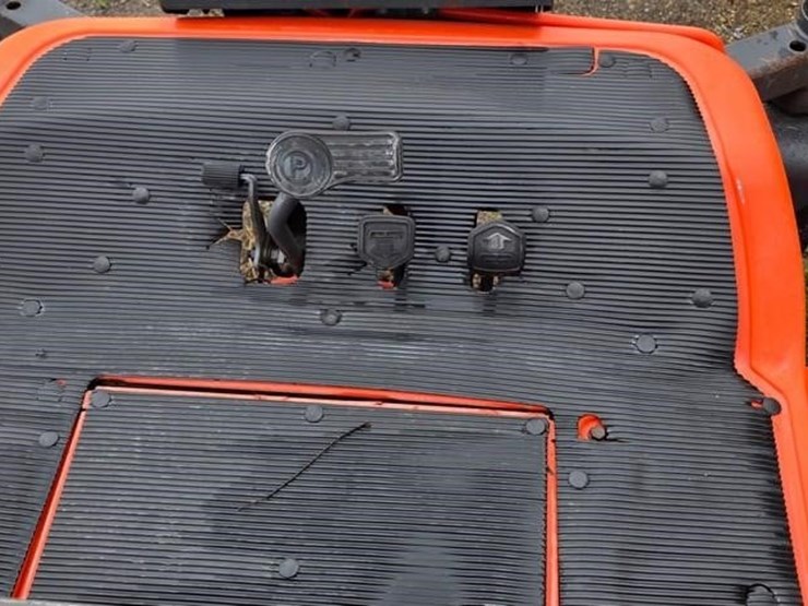 kubota-zd331-image-21