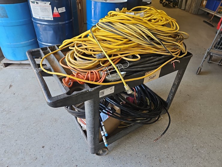 quantity-of-assorted-cords-and-wires-image-1