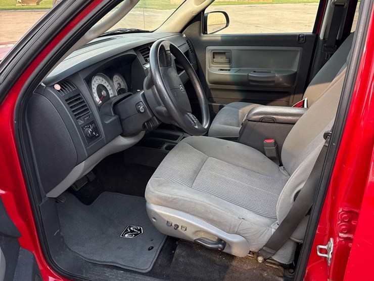 2008-dodge-dakota-image-32