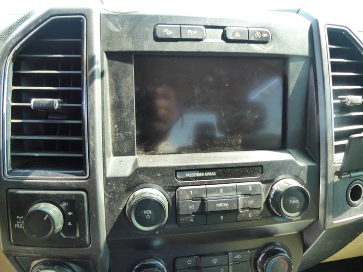 2019-ford-f150-image-17