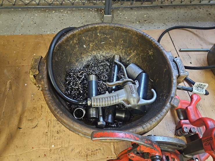 ridgid-pipe-threader-accessories-image-2