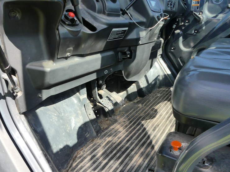 2015-kubota-rtv-x1100c-image-14