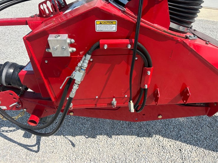 2022-westfield-mkx2-13-84-swing-away-auger-image-12