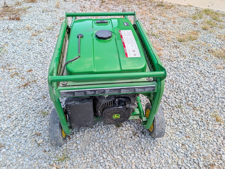 2013-john-deere-8-image-6
