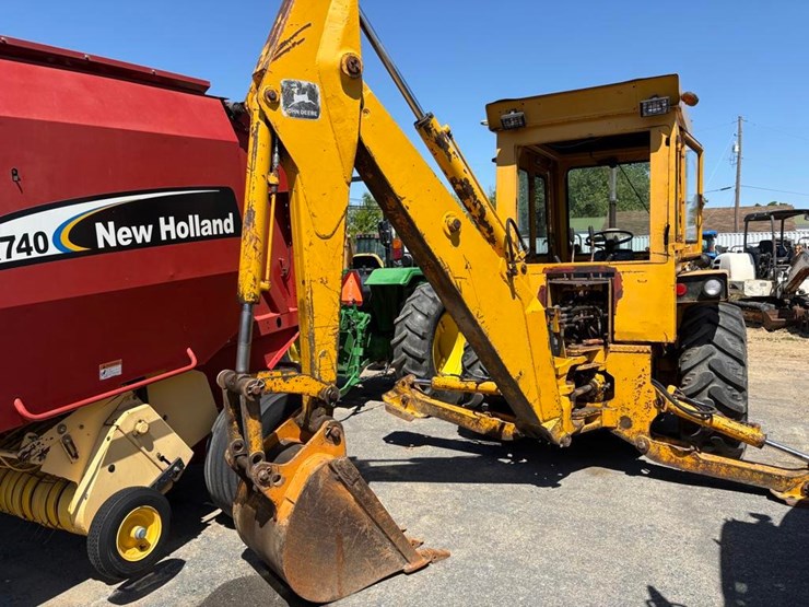 john-deere-310-image-8