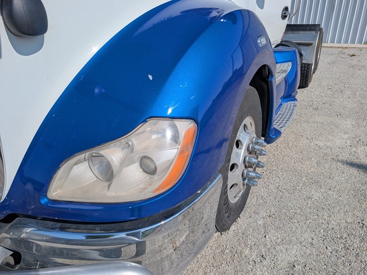2018-kenworth-t680-image-11