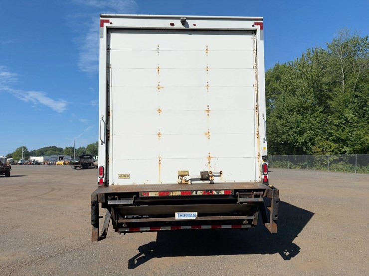 2019-hino-268-image-4