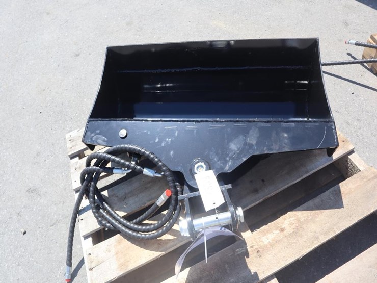 tpm-32"-hydraulic-tilt-bucket-image-4