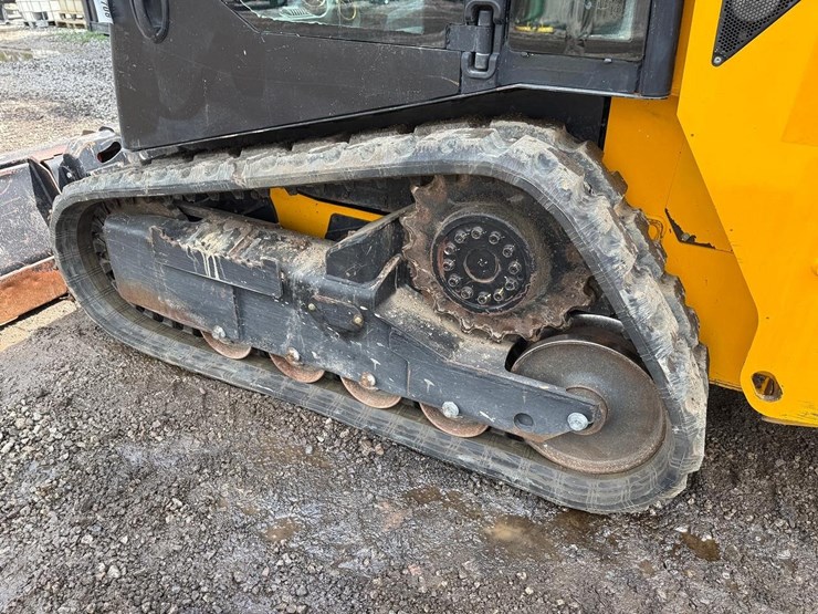 2023-jcb-215t-image-16