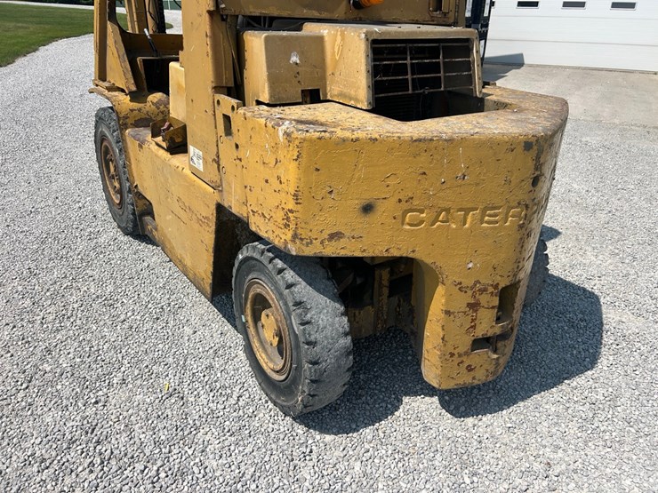 cat-forklift-image-16