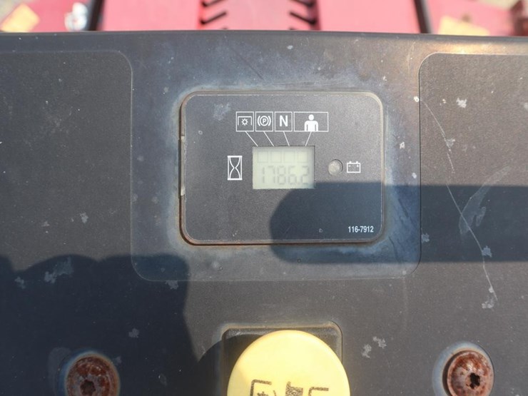 exmark-staris-61in-stand-on-mower-image-18