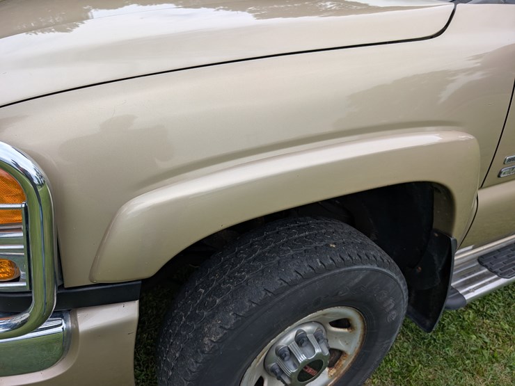 2004-gmc-3500-image-12