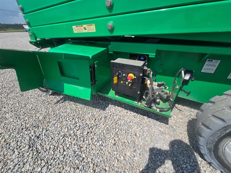 2015-jlg-4069le-image-19