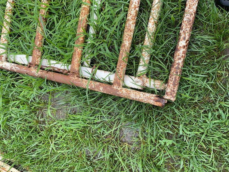 2--20ft-steel-cattle-gates,-1-has-hinges-image-4