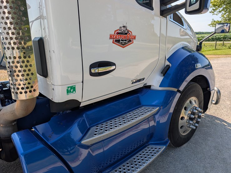 2018-kenworth-t680-image-61