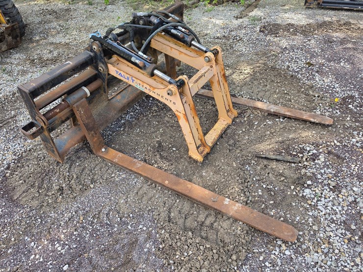 #22360-•-talet-fork-lift-/-grapple-clamp-skid-steer-attachment-image-3