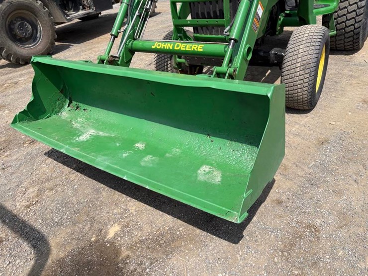 john-deere-4120-image-4