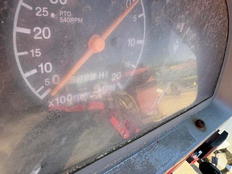 mahindra-2310-image-11