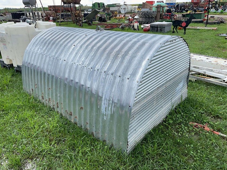 galvanized-animal-hut-image-2