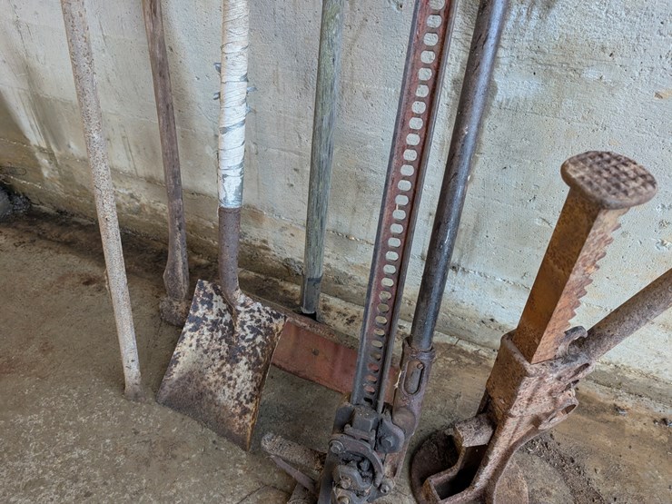 handyman-jack,-railroad-jack-&-misc.-hand-tools.-#253-image-5