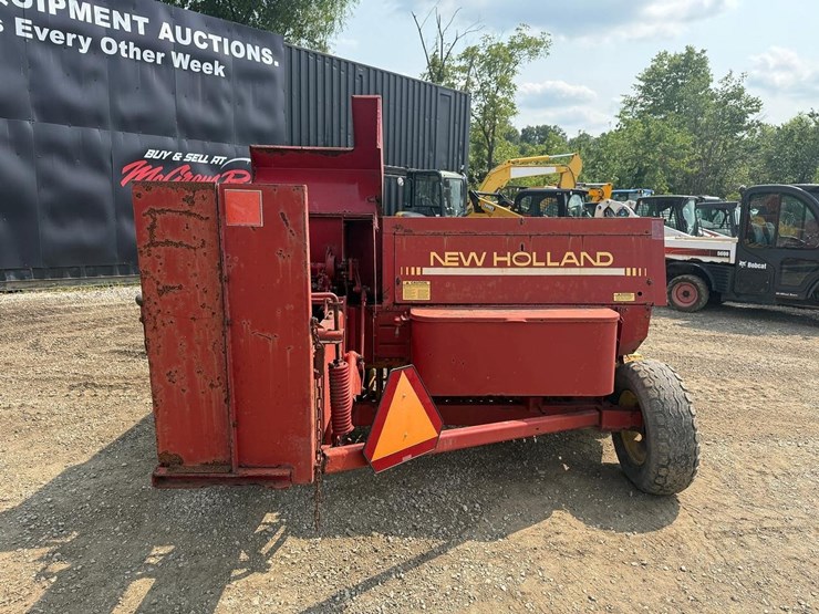 new-holland-565-image-3