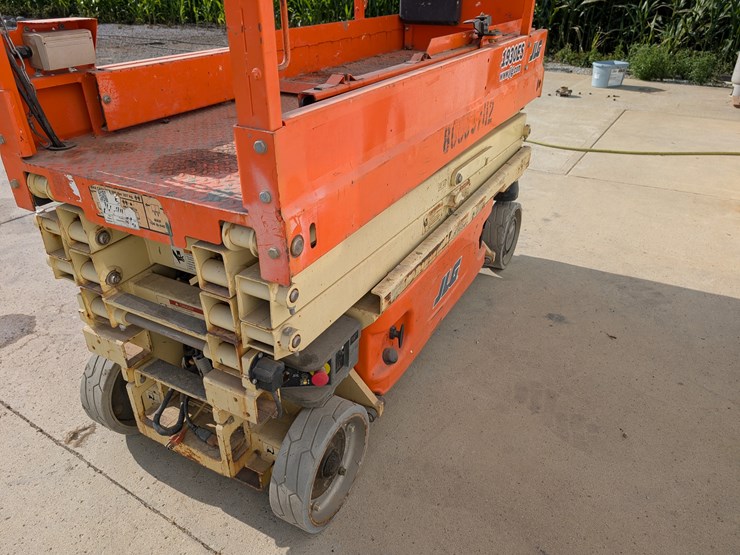 2016-jlg-1930es-image-14