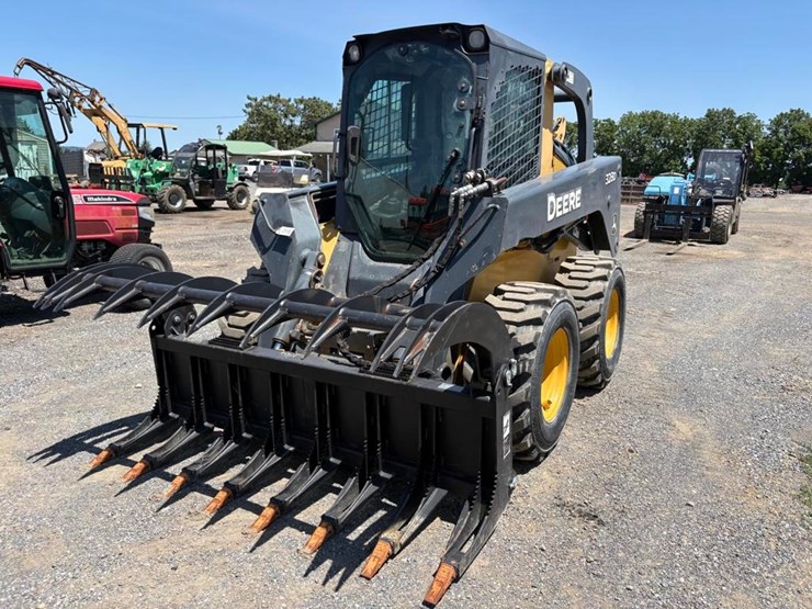 deere-328d-image-3