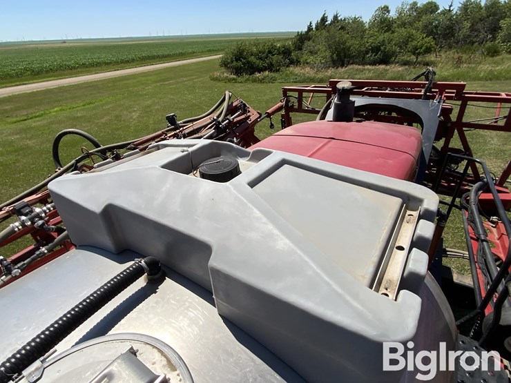 2011-case-ih-patriot-4420-image-16