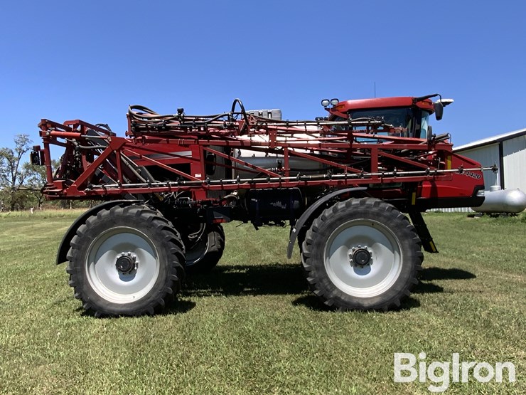2011-case-ih-patriot-4420-image-8