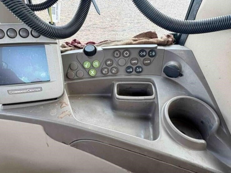 2013-john-deere-7330-image-16
