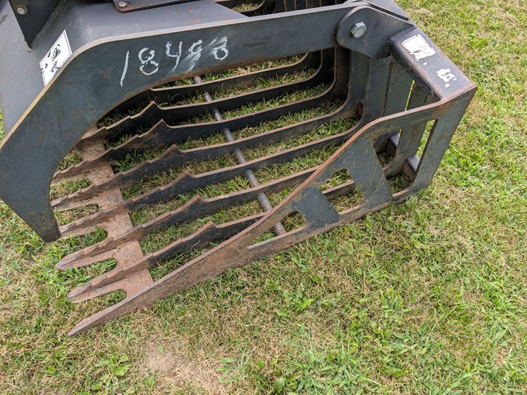 stout-72”-skid-steer-mount-grapple-image-11