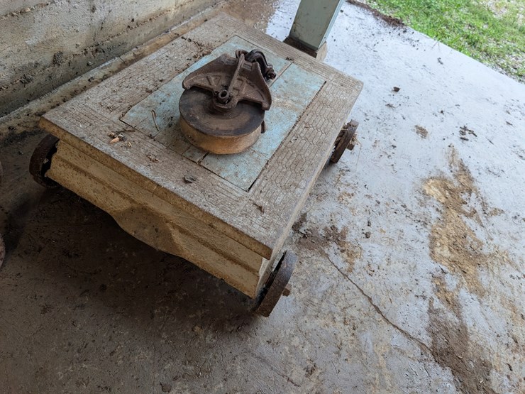 vintage-scales,-hand-cart-&-wooden-pulley.-#254-image-7