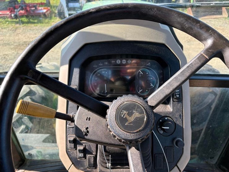 2020-john-deere-6105e-image-19