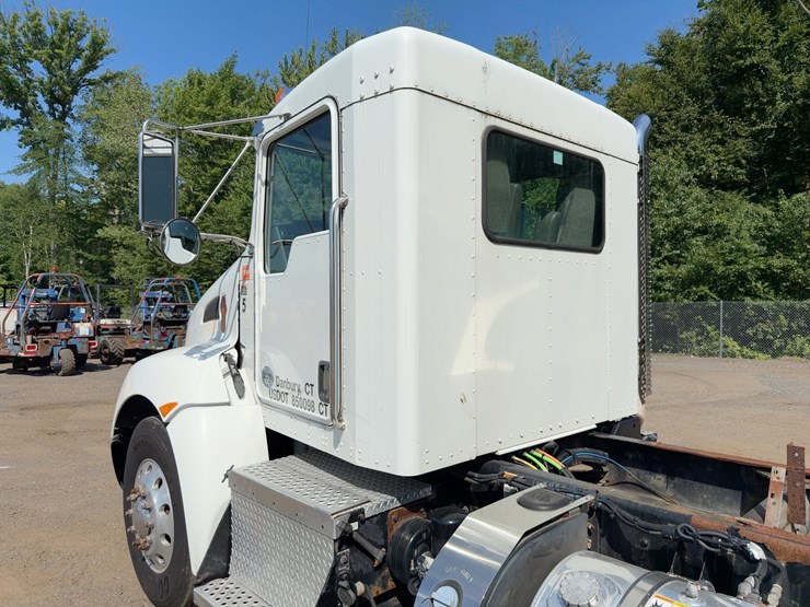 2013-kenworth-t370-image-17