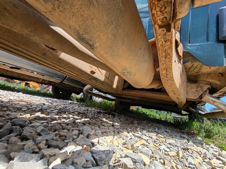 2001-chevrolet-silverado-3500-image-64