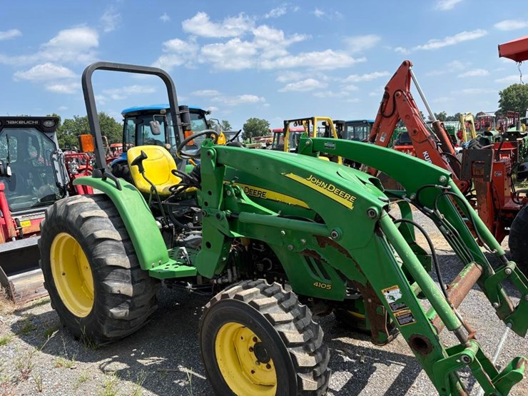 2015-john-deere-4105-image-8