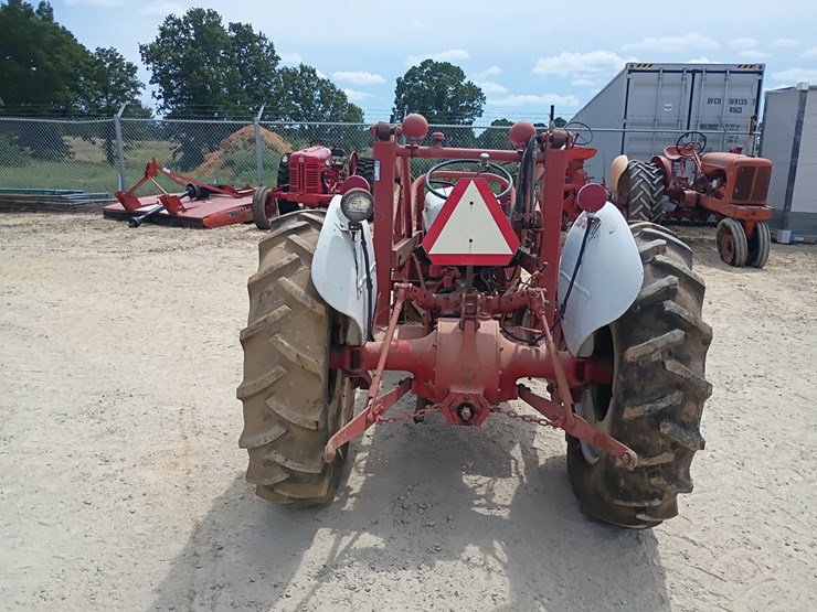 ford-tractor-image-4