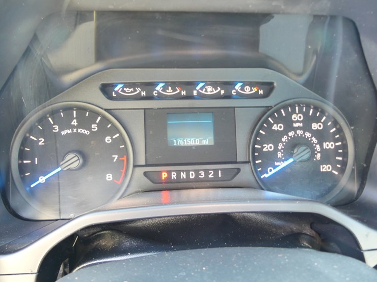 2016-ford-f150-xl-image-12