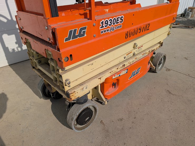 2016-jlg-1930es-image-8