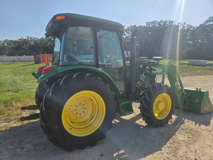 2024-john-deere-5075e-image-14