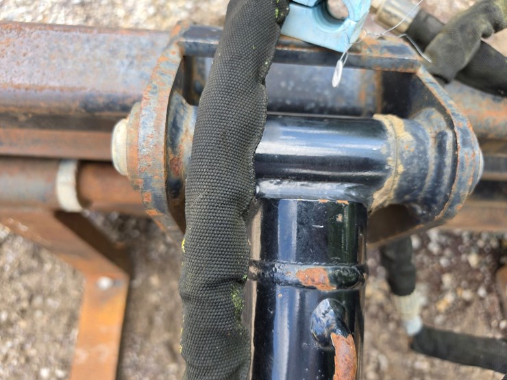#22360-•-talet-fork-lift-/-grapple-clamp-skid-steer-attachment-image-13